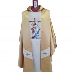 Zlatý ornát s výšivkou a štólou